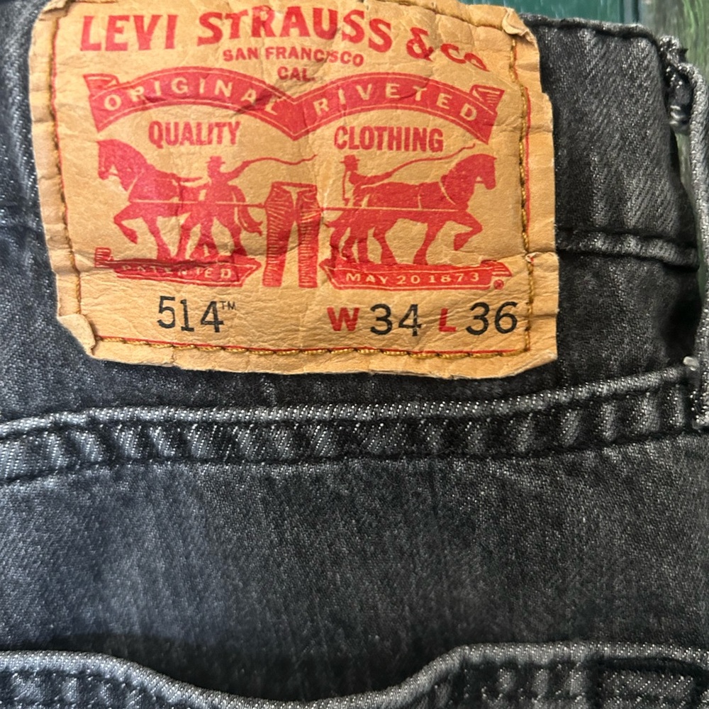 Levi’s 514 straight fit jeans 34x36